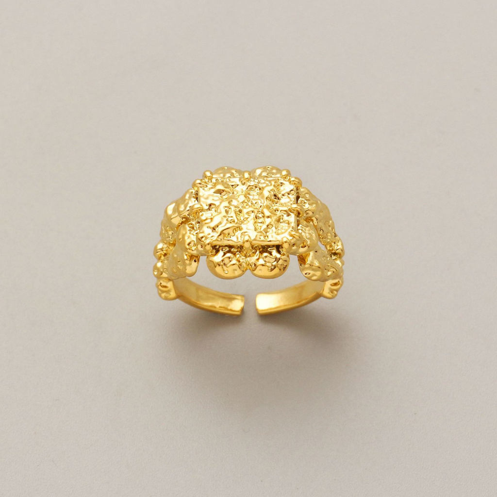 Classic Luxury Gold Ring