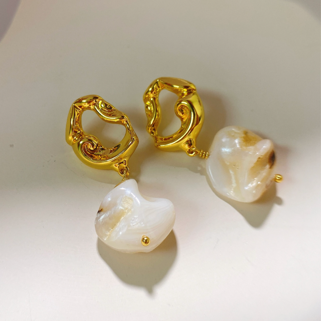 Elegant Shell Earring